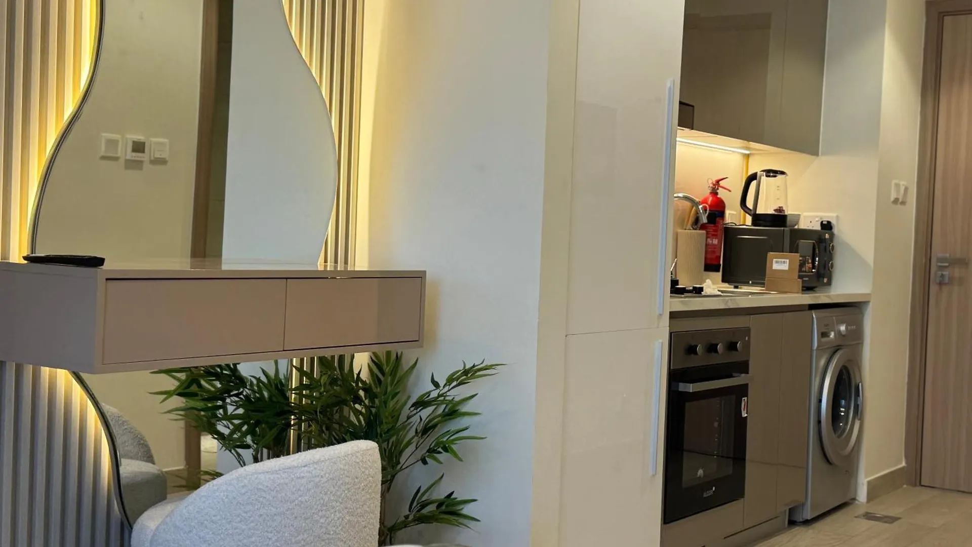 Ashri Elegant Studio Near Burj Khalifa ドバイ 0*,