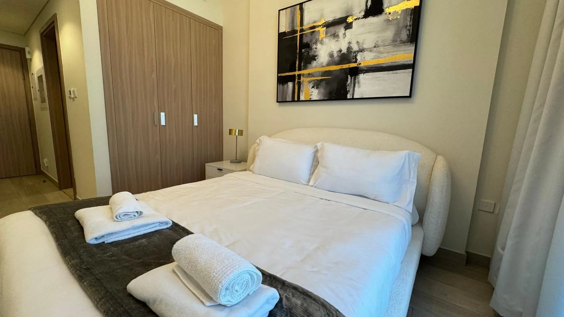 アパート Ashri Elegant Studio Near Burj Khalifa ドバイ